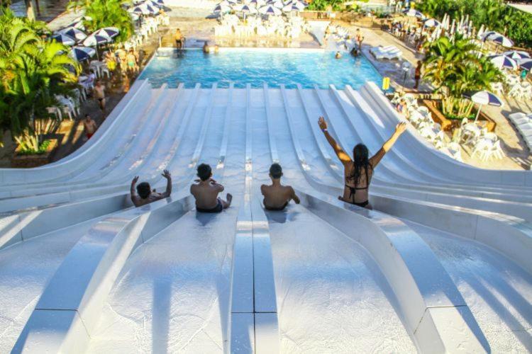 דירות קאלדס נובאס Piazza Acqua Park מראה חיצוני תמונה
