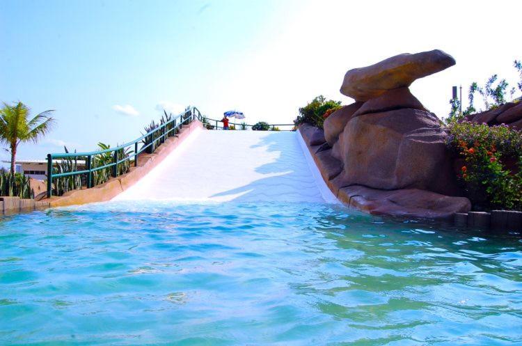 דירות קאלדס נובאס Piazza Acqua Park מראה חיצוני תמונה